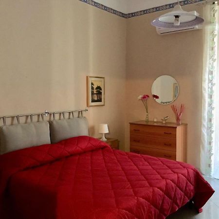 Apartment For 2 In Catania, B&B Le Voci Del Mercato Exterior foto