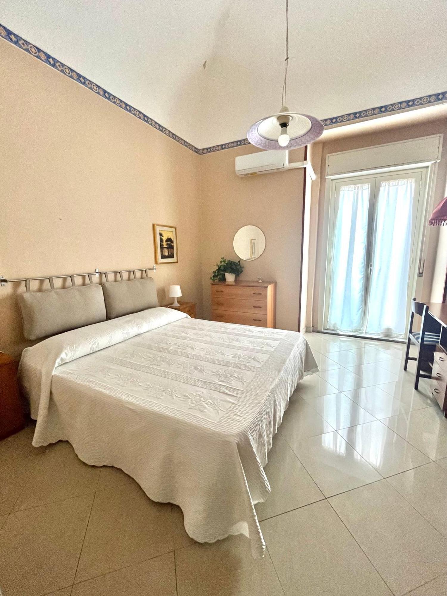 Apartment For 2 In Catania, B&B Le Voci Del Mercato Exterior foto