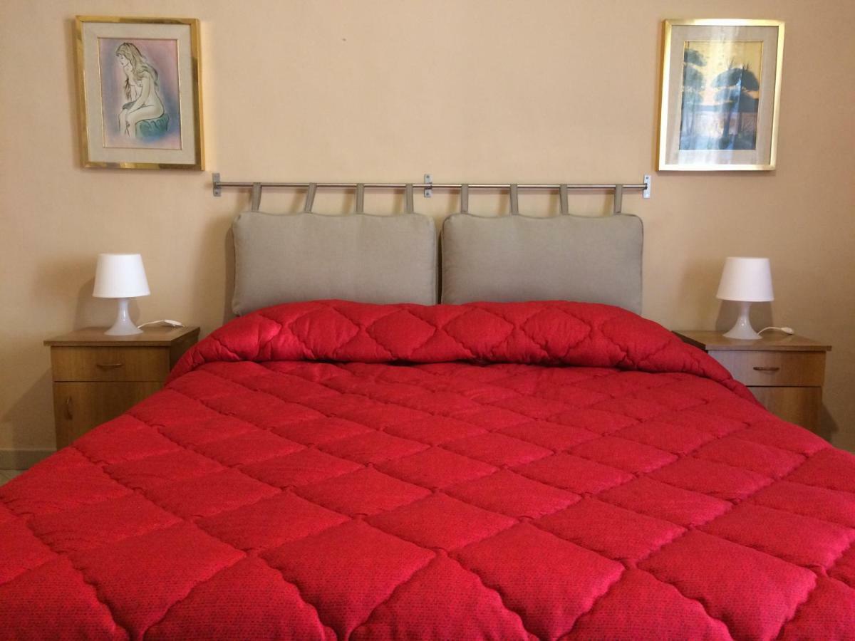 Apartment For 2 In Catania, B&B Le Voci Del Mercato Exterior foto