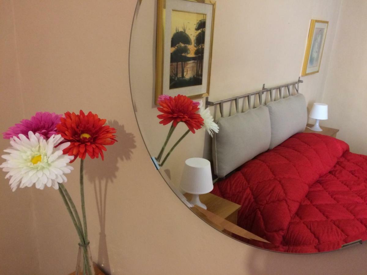 Apartment For 2 In Catania, B&B Le Voci Del Mercato Exterior foto